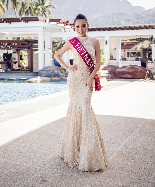 Ngắm váy đính ngọc trai của mỹ nhân Việt thi HH Châu Á - 2