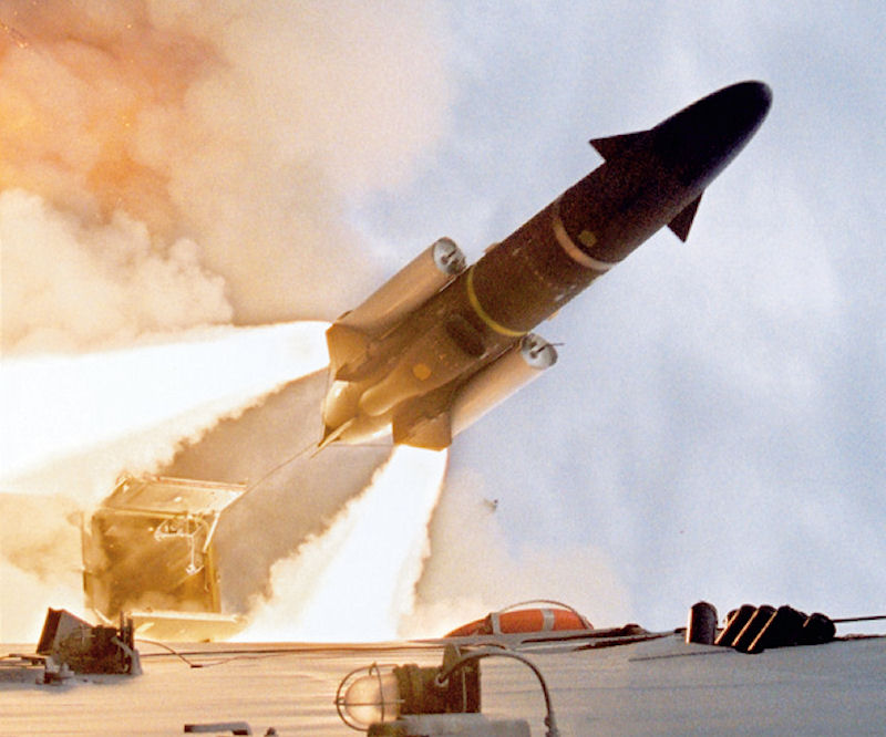 Thụy Điển lấy tên lửa diệt hạm từ bảo tàng đề phòng Nga - 2