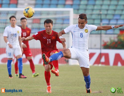 HLV Hữu Thắng & Công Vinh tố cầu thủ Malaysia đá láo - 13