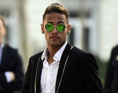 Neymar đối diện án tù 2 năm, Barca nộp 7 triệu bảng - 1