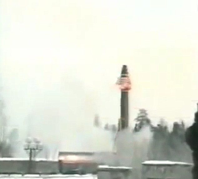 Nga phóng thành công tên lửa hạt nhân từ tàu hỏa - 1