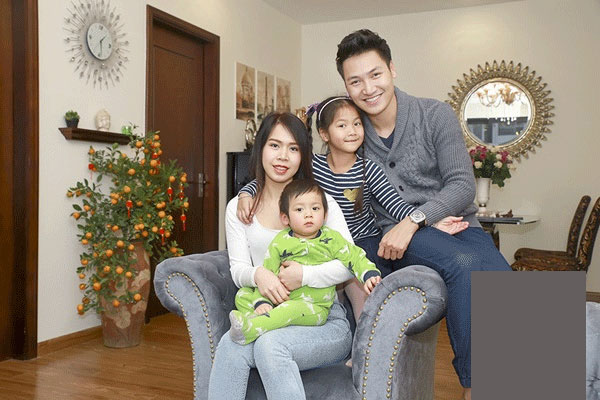 Hôn nhân hạnh phúc của 2 nam DV hot nhất "giờ vàng" - 4