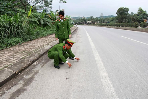 Vụ &#34;bẫy&#34; đinh 4 chân trên quốc lộ: Hé lộ nguyên nhân - 3