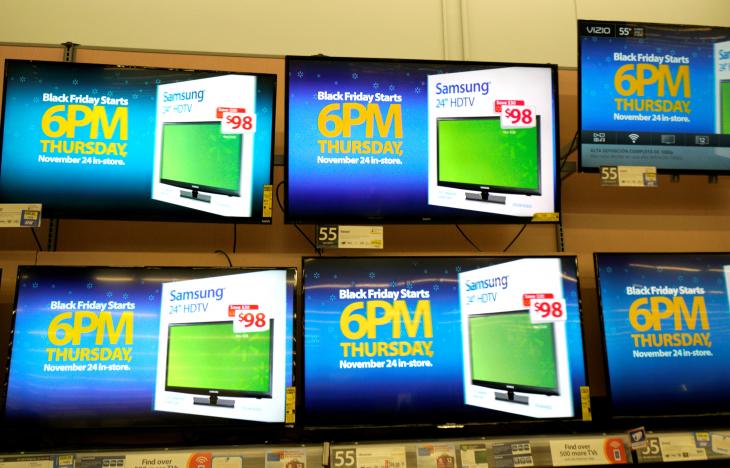 Nhiều cửa hàng Mỹ giảm giá sốc trước Thứ Sáu Đen - 3