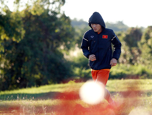 Xuân Trường, Ngọc Hải trình diễn kỹ thuật ở sân tennis - 6