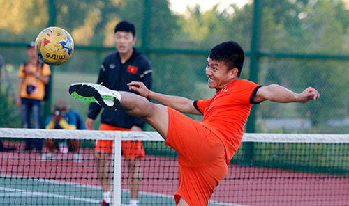 Xuân Trường, Ngọc Hải trình diễn kỹ thuật ở sân tennis - 9