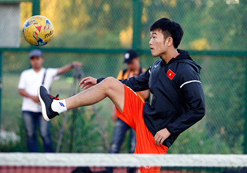 Xuân Trường, Ngọc Hải trình diễn kỹ thuật ở sân tennis - 10