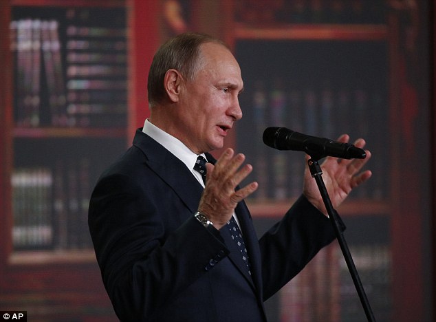 Putin đùa: “Biên giới Nga không kết thúc ở đâu cả” - 1