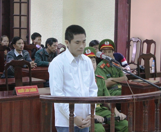 Mang xăng đốt chết vợ cũ nhận 18 năm tù - 1