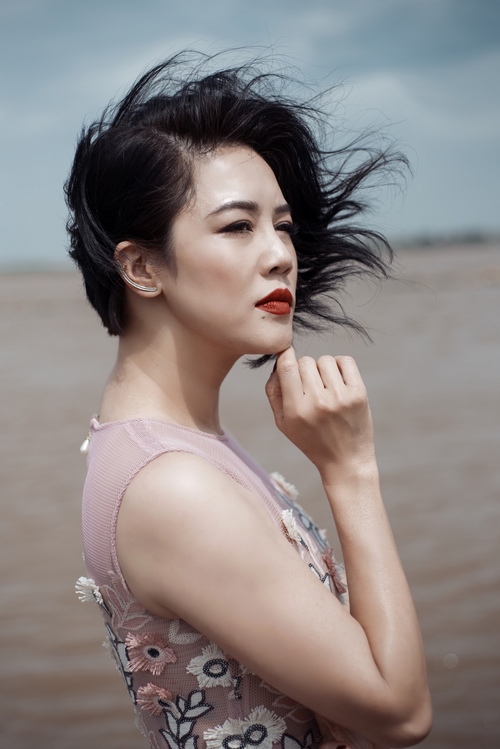 Thu Phương cá tính diễn cảnh tình tứ với trai trẻ - 3