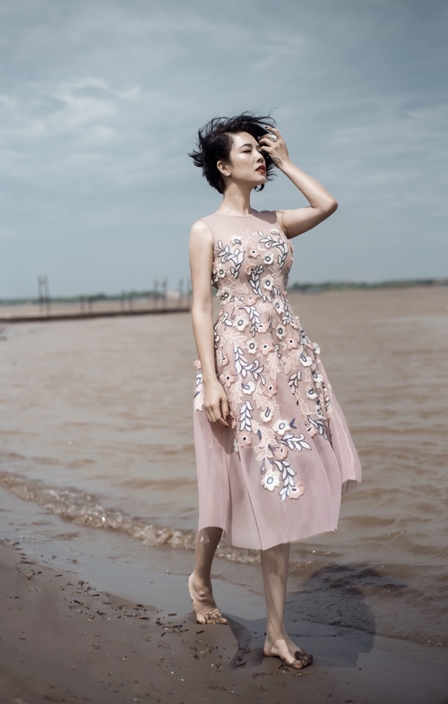 Thu Phương cá tính diễn cảnh tình tứ với trai trẻ - 4