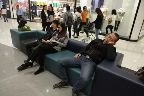 Hà Nội: Quý ông cũng "quay" với Black Friday - 9