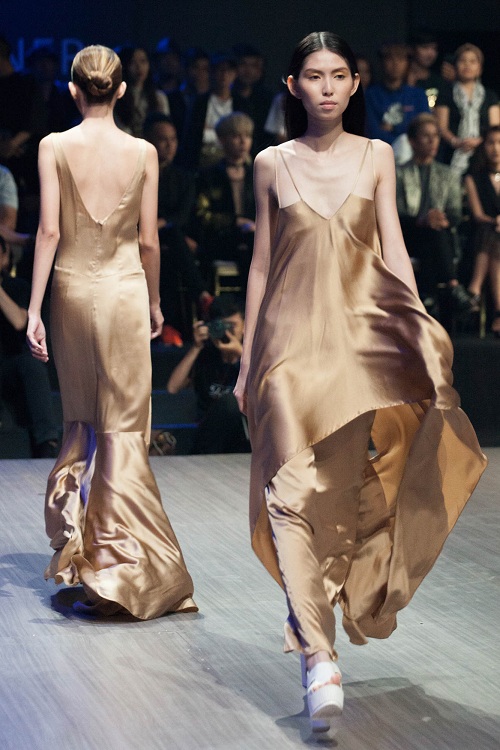 Thùy Dung cúp ngực - Kỳ Duyên kiểu gà trống, đọ sắc "nảy lửa" - 1