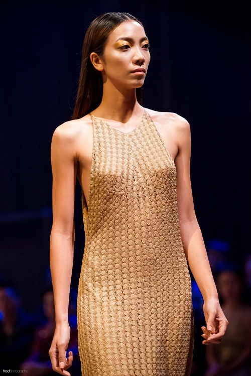 Thùy Dung cúp ngực - Kỳ Duyên kiểu gà trống, đọ sắc "nảy lửa" - 2