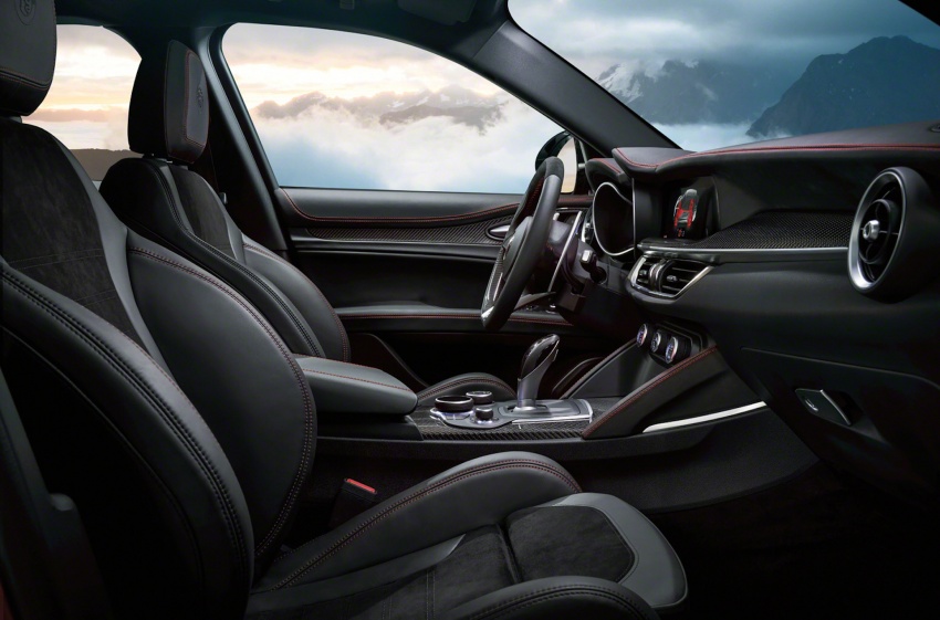 Alfa Romeo Stelvio: Bước đột phá thị trường crossover - 5