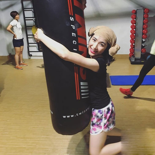 Hòa Minzy - Hoàng Yến Chibi: Ai tập gym gợi cảm hơn? - 2