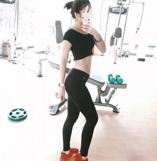 Hòa Minzy - Hoàng Yến Chibi: Ai tập gym gợi cảm hơn? - 8