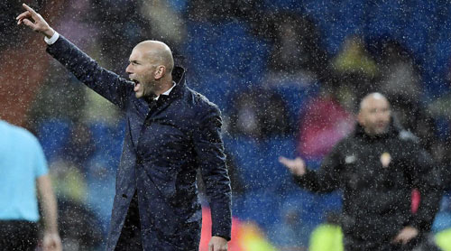 Real: Zidane động viên James, hết lời khen Ronaldo - 1