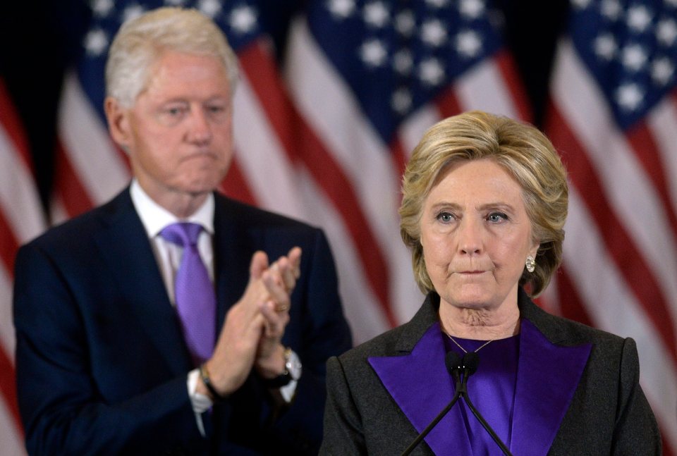 Obama hối thúc bà Clinton nhận thua đêm bầu cử - 1