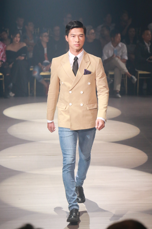 Jolie Nguyễn xẻ khoét tới hông, đọ sắc cùng dàn mỹ nhân Việt - 9