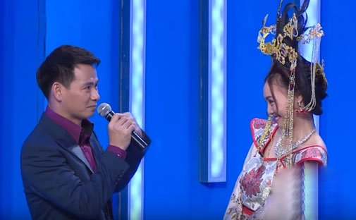 Phản ứng khó đỡ của Xuân Bắc khi thấy gái đẹp mặc sexy - 13