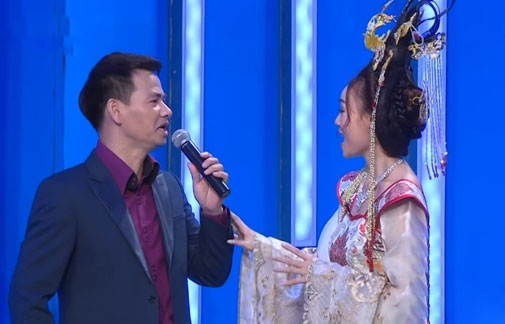 Phản ứng khó đỡ của Xuân Bắc khi thấy gái đẹp mặc sexy - 14