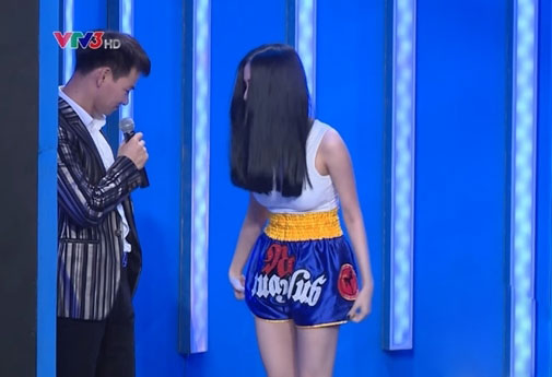 Phản ứng khó đỡ của Xuân Bắc khi thấy gái đẹp mặc sexy - 2