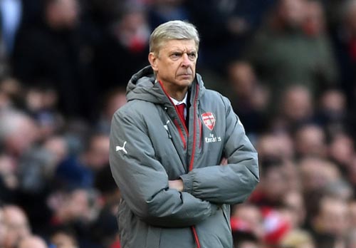 Wenger ở lại thêm 1 năm, fan Arsenal nổi giận lôi đình - 3