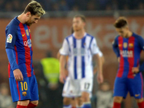 Gặp dớp 10 năm, Barca - Messi tệ chưa từng thấy - 1