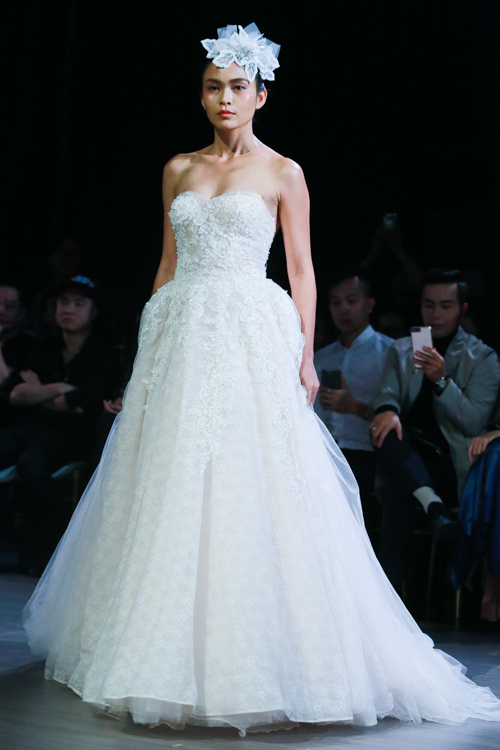 Mai Ngô "đùi đá tảng" vẫn sexy lấn át cả hoa hậu Thùy Dung - 2