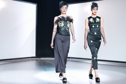 Mai Ngô "đùi đá tảng" vẫn sexy lấn át cả hoa hậu Thùy Dung - 9