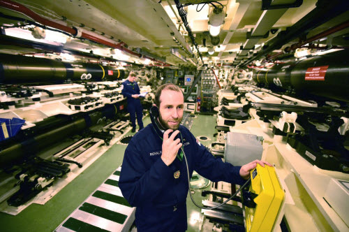 Cuộc sống tiện nghi của lính trên tàu ngầm hạt nhân Anh - 6