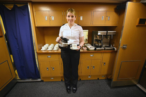 Cuộc sống tiện nghi của lính trên tàu ngầm hạt nhân Anh - 12