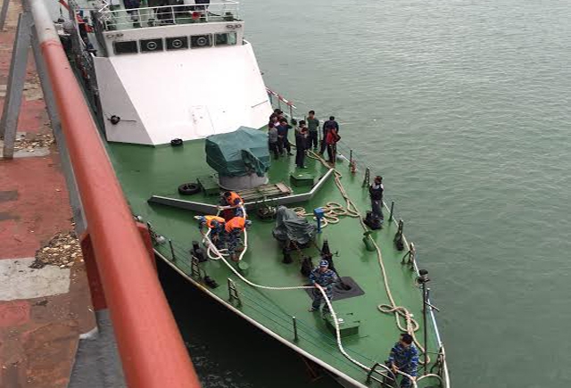 Chìm tàu chở gạo: Hành trình trên biển chờ cứu nạn - 1