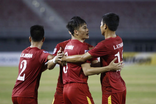 Bức tranh sáng tối của ĐT Việt Nam tại AFF Cup - 1