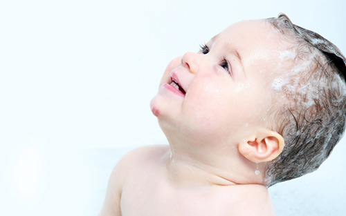 Bỏ túi bí quyết chăm sóc và bảo vệ bé yêu mềm mại - 1