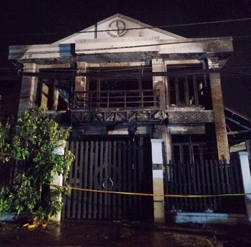 Vụ cháy 2 người chết ở SG: Nhiều người nhảy lầu thoát thân - 3