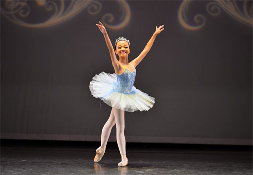 Gặp gỡ nữ sinh 13 tuổi với hơn 10 năm trên sàn diễn Ballet - 1