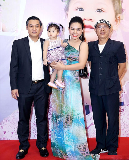 Những bữa tiệc thôi nôi “5 sao” của con sao Việt - 4