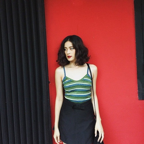 4 kiều nữ Việt "nghiện" mặc áo hai dây sexy ra phố - 9