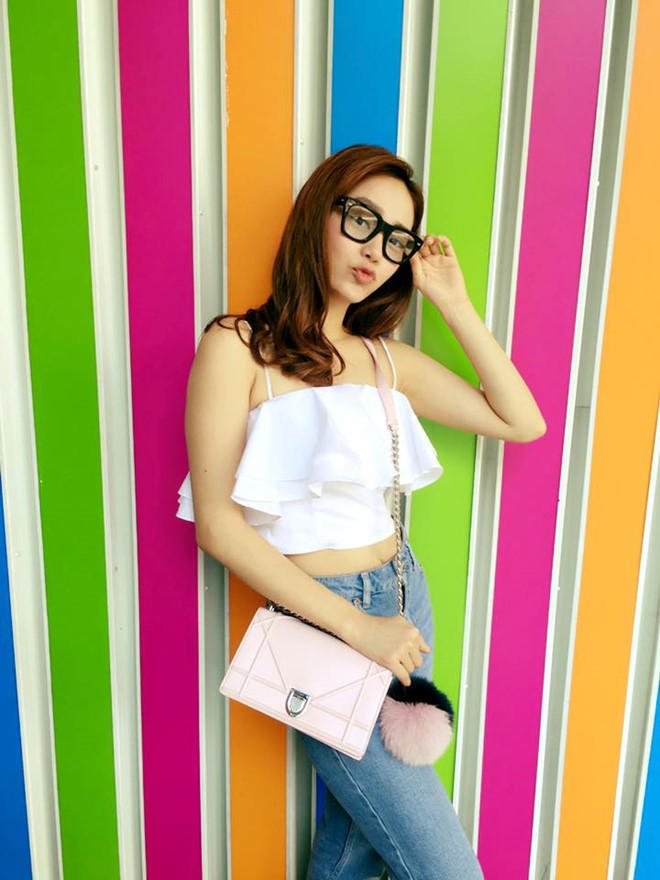 4 kiều nữ Việt "nghiện" mặc áo hai dây sexy ra phố - 5