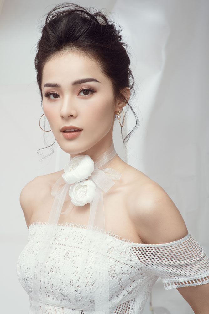 Tấm Hạ Vi "gây thương nhớ" với ren trắng xuyên thấu - 11