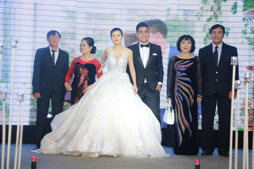 Sao bóng đá tấp nập dự tiệc cưới DJ bốc lửa và cựu tiền đạo Việt Thắng - 2