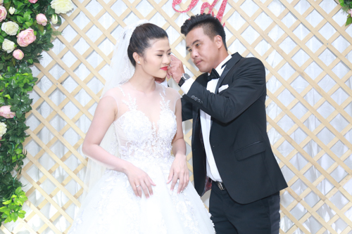 Sao bóng đá tấp nập dự tiệc cưới DJ bốc lửa và cựu tiền đạo Việt Thắng - 3