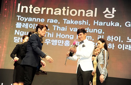 Lý Hải đoạt giải đạo diễn xuất sắc nhất châu Á - 1