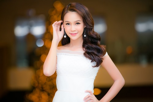 Hot girl Sam ngày càng quyến rũ, mặn mà - 4