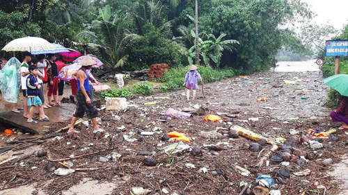 Bình Định: Đã có người chết và mất tích do mưa lũ - 1