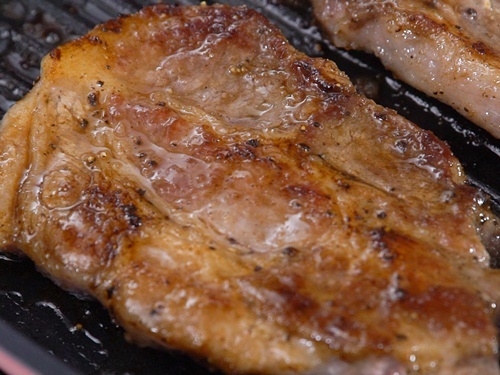 Thịt lợn nướng táo thơm phức, lạ miệng - 6