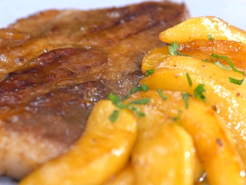 Thịt lợn nướng táo thơm phức, lạ miệng - 9