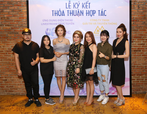 Dàn hot girl Ghiền Mì Gõ, FAP TV ra sao khi gia nhập "gia đình mới - 4